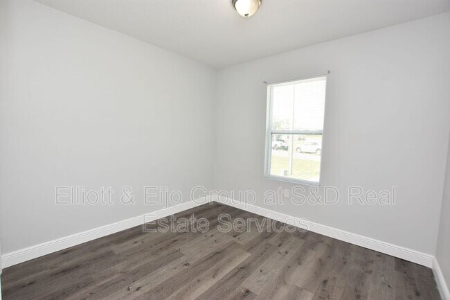 Building Photo - 525 Albatross Dr