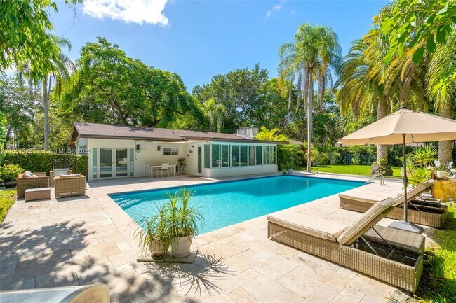 Building Photo - 12700 SW 80th Ave