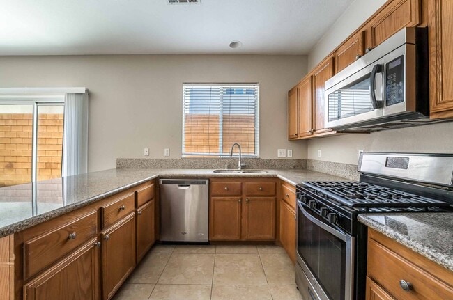 Building Photo - Charming 5-Bedroom Home in the Heart of Las Vegas