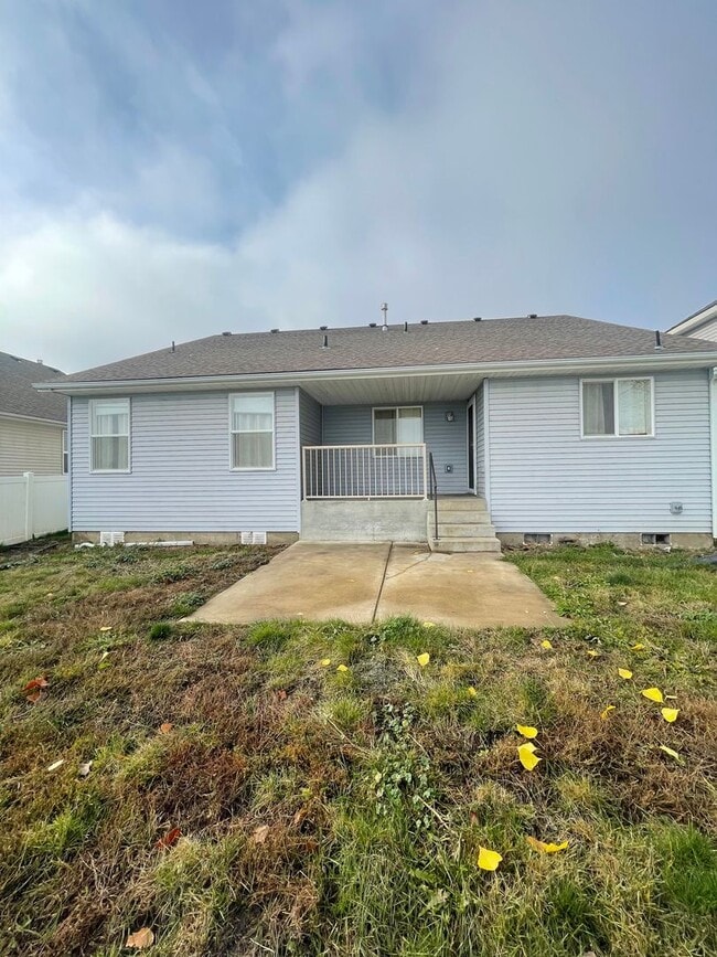 Building Photo - Charming 3 bed 2 bath in Five Mile Prairie! Half off first months rent!