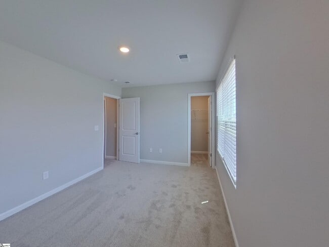 Building Photo - 575 Wooden Duck St