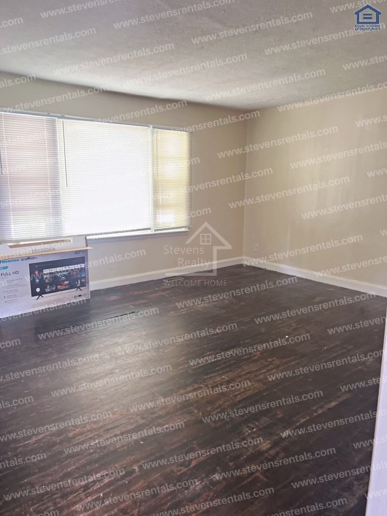 Building Photo - 159 County Farm Rd