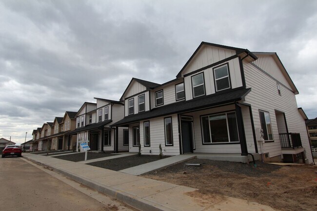 Building Photo - 1035-1037 Greenfield Dr