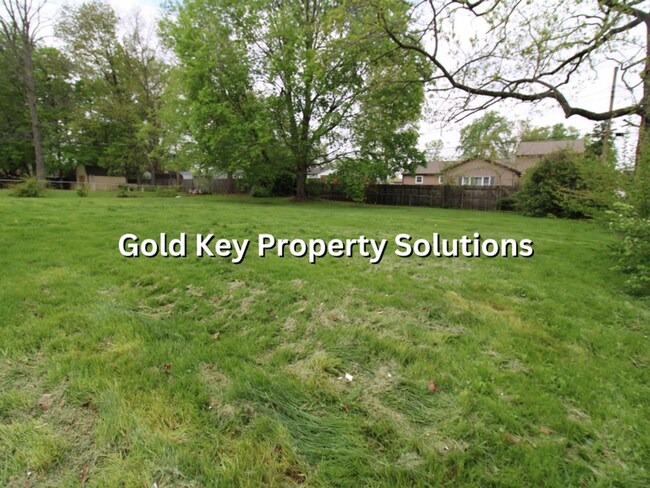 Building Photo - Large 3 BR 1 BA House with Garage and Central Air SECTION 8 APPROVED