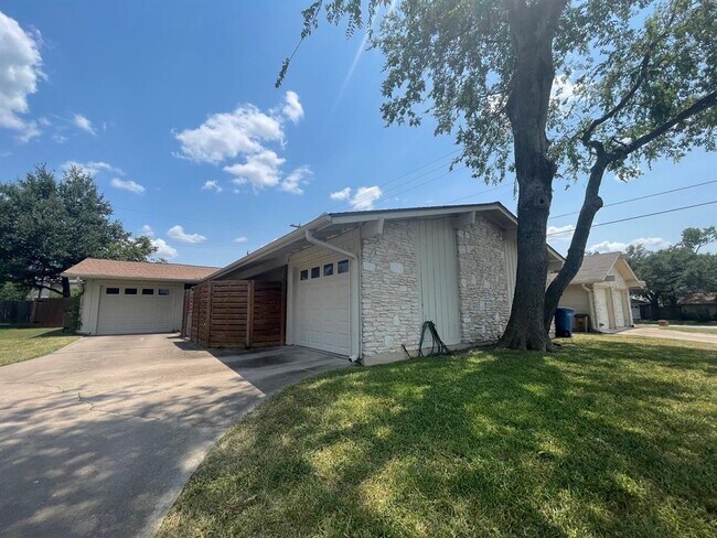 Building Photo - 8003 Pinedale Cove