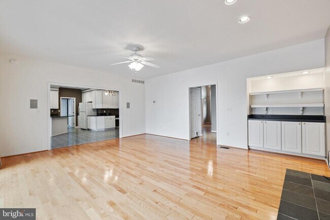 Building Photo - 210 Garrison Forest Rd