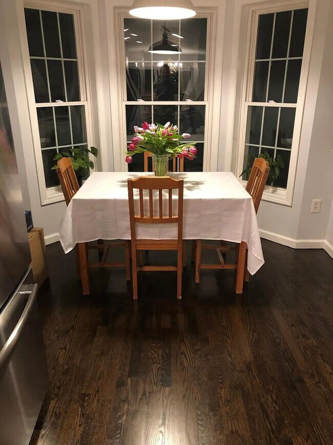 Building Photo - Charming 2BR Condo in Danbury