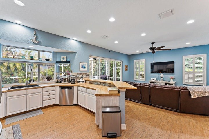 Building Photo - 19115 SE Coral Reef Ln