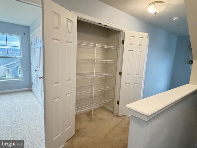 Building Photo - 5914 Krantz Dr