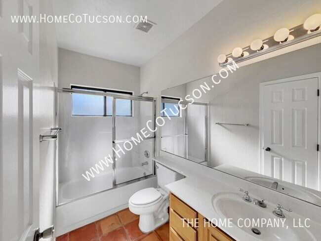 Building Photo - 6325 N Calle Del Halcon