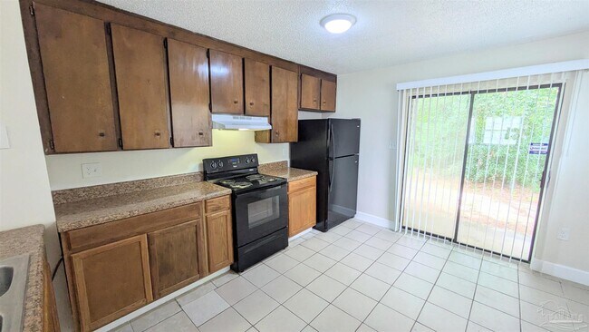 Building Photo - 8264 Continental Dr