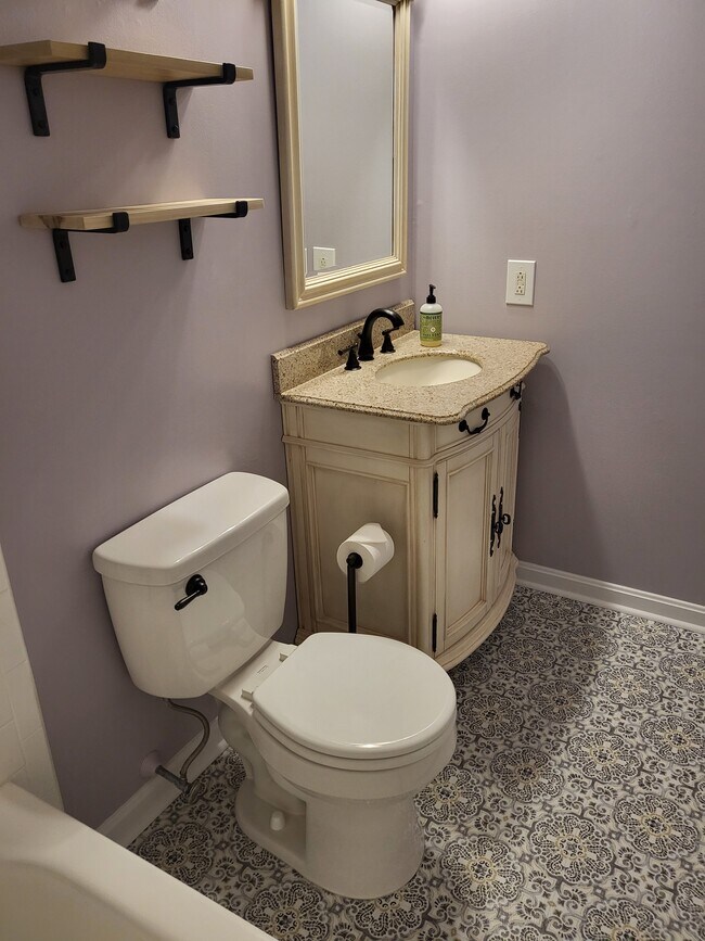 Building Photo - 104 Windsor Ct