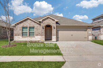 Building Photo - 3924 Jade Dr