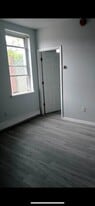 Building Photo - 424 E Girard Ave