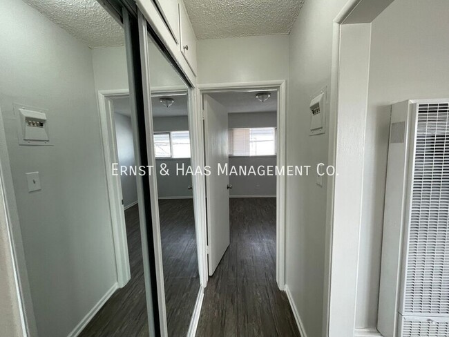 Building Photo - Fantastic Low Rise Garden Apartment! *MOVE...