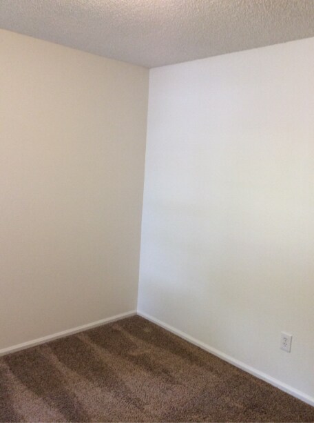 Building Photo - 942 Wakerobin Ln