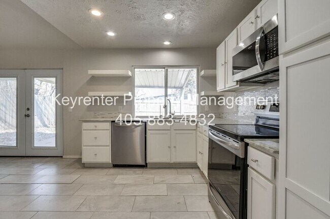 Building Photo - 6913 Fawn Canyon Dr