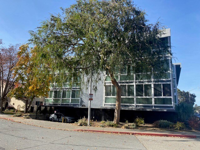 Security building - 6 Seville Way