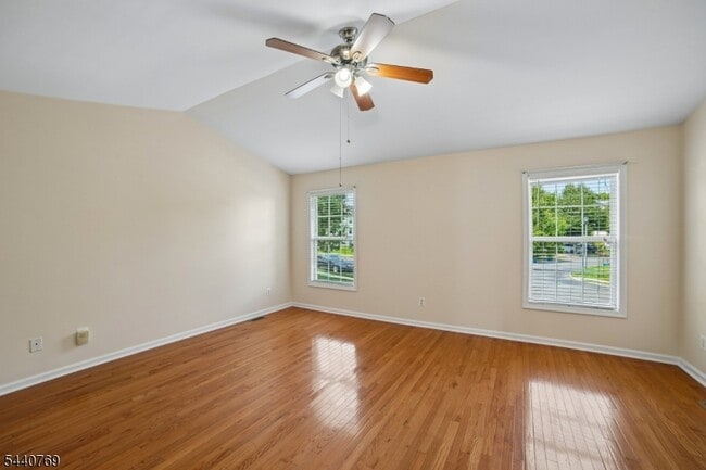 Building Photo - 533 Coventry Dr