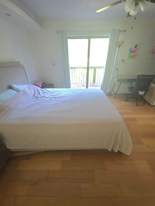 Building Photo - 5705 Fox Hollow Dr