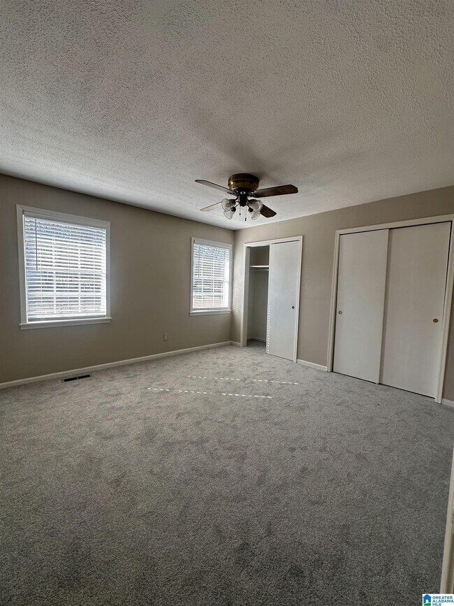 Building Photo - 839 Linbard Ln