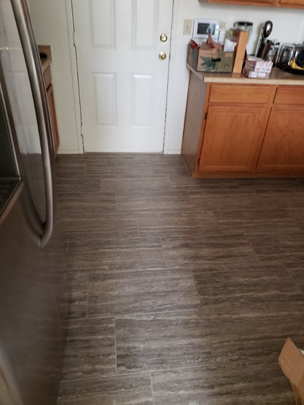 Building Photo - 1126 W Sandy Banks