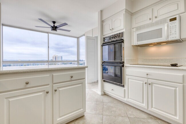 Kitchen - 3535 1st Ave