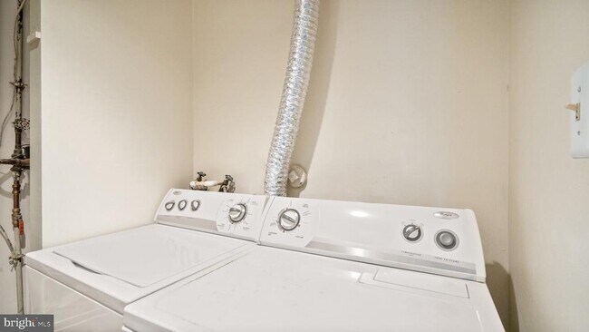 Building Photo - 2017 Headlands Cir