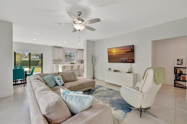 Building Photo - 4509 E Aqua Bella Ln