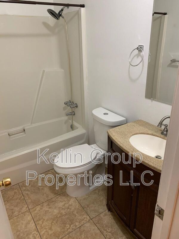 Building Photo - 858 Fox Lake Dr