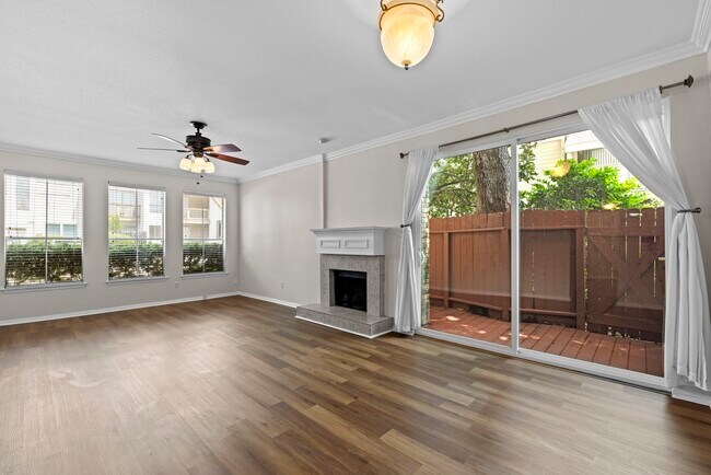 Primary Photo - 2100 Tanglewilde St