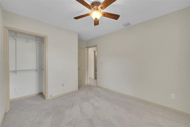 Building Photo - 257 NE 45th Ct