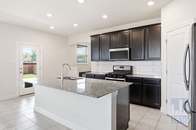 Building Photo - 156 Grace Lilly Dr