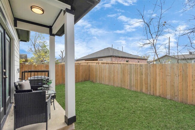 Building Photo - 4506 Aledo St