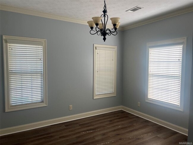 Building Photo - 730 Kingsley Dr