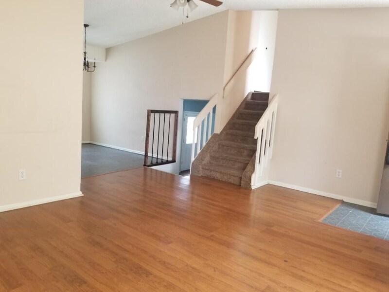 Building Photo - 3483 Foxridge Dr