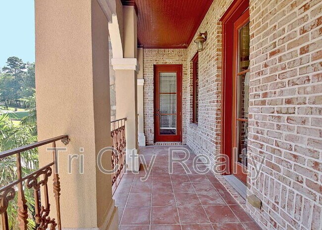 Building Photo - 250 Moss Creek Walk