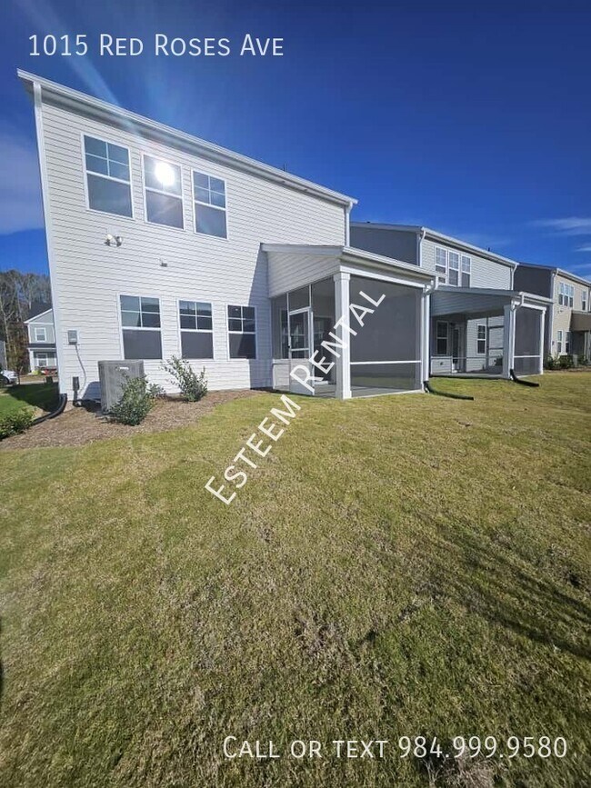 Building Photo - 1015 Red Roses Ave