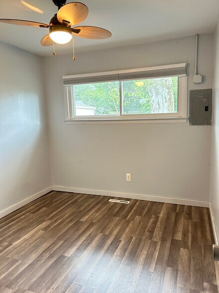 Building Photo - 28069 Brentwood St