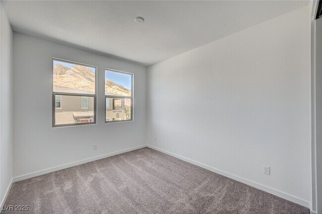 Building Photo - 2544 Vandra St