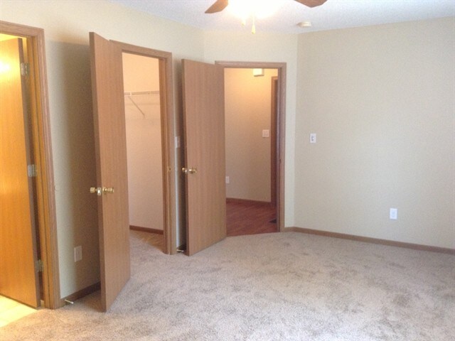 Building Photo - 8130 N Harvest Ln