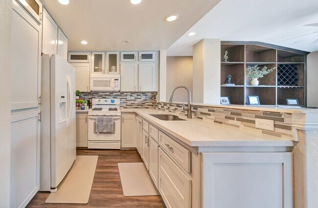 Building Photo - 18038 Flynn Dr
