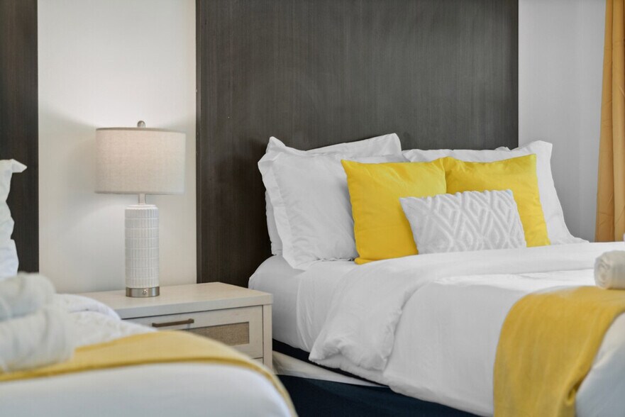 Building Photo - 400 N Ocean Blvd