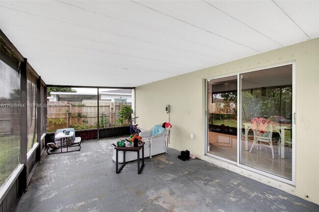 Building Photo - 10850 Eureka St