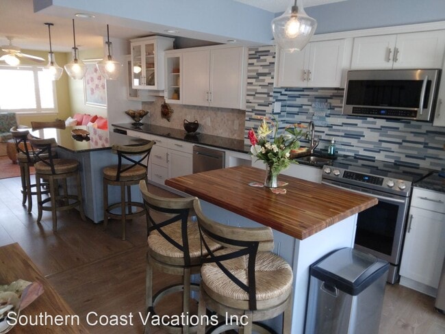 Building Photo - 2 br, 2.5 bath House - 103 Barnwell Street...