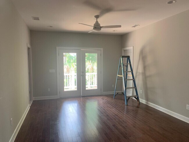 Building Photo - 4207 Labrador Ln