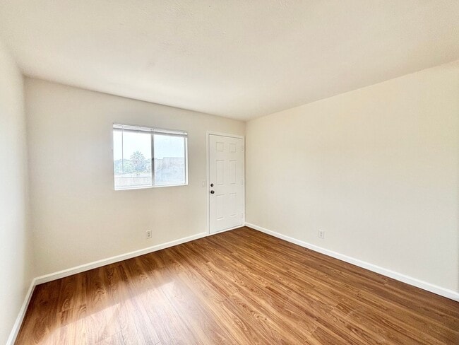 Building Photo - Surfside I | 2 Bedroom + 1.5 Bathroom with...