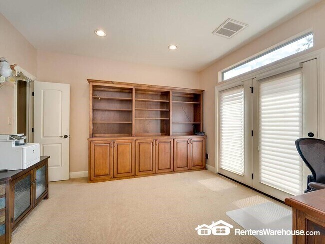 Building Photo - 206 Varco Dr