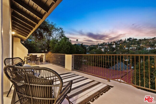 Building Photo - 5940 Manola Way