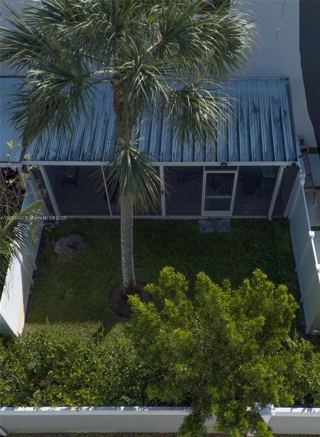 Building Photo - 136 SW 169th Ave